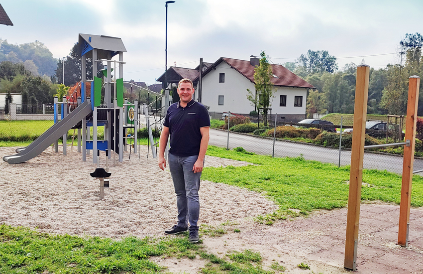PRO Obmann Christoph Schmalzer am Kinderspielplatz PRO Obmann Christoph Schmalzer am Kinderspielplatz